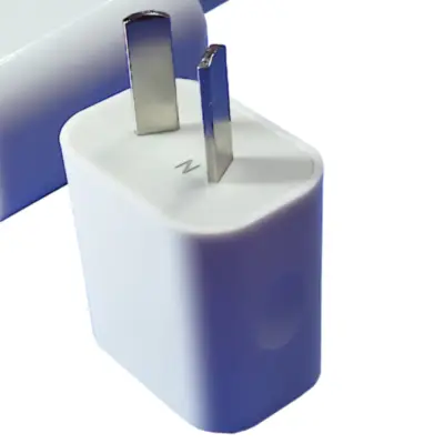 Vista lateral de Cargador 10 W Usb-A 2A Sin Cable Performance