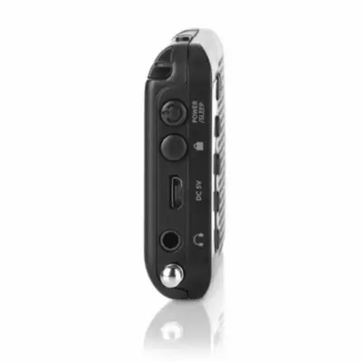 Vista lateral de Radio Portatil Am/Fm Ultra compacta HRD-104