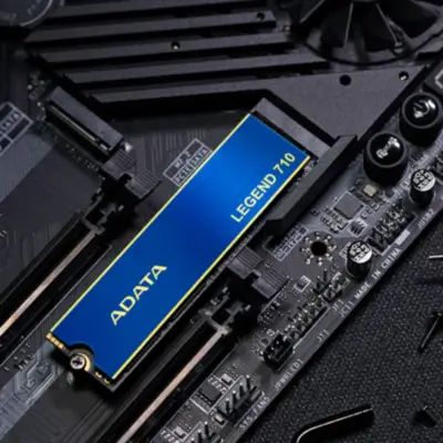 Vista lateral de Disco Ssd Estado Solido 1Tb M.2 2280 Pcie Adata Legend 710