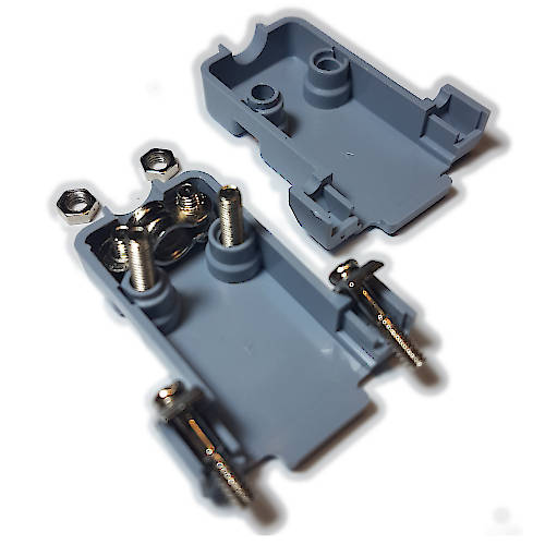 TAPA PLASTICA COMPLETA PARA FICHAS DB9 (para ficha cod. 1505011 y 1505012) y DB15 (para cod. 1505013 y 1505016)
