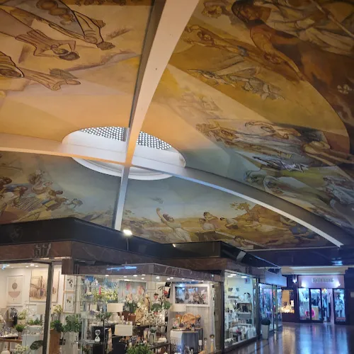 Mural en la Galerí­a San Jose de Flores